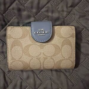 Coach Medium Corner Zip Wallet